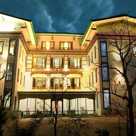 Tsherim Resort パロ エクステリア 写真