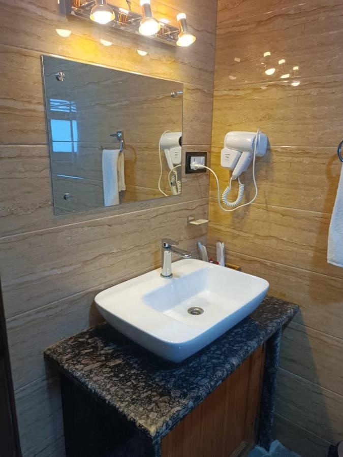 Tsherim Resort パロ エクステリア 写真